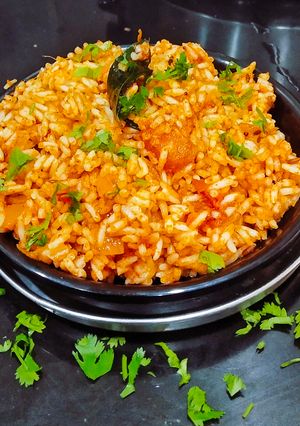 A picture of Maharashtrian Style Tomato Bhhat.
