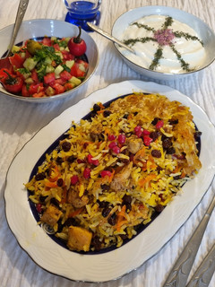 عکسی از دستور پلو بخارا با سینه مرغ