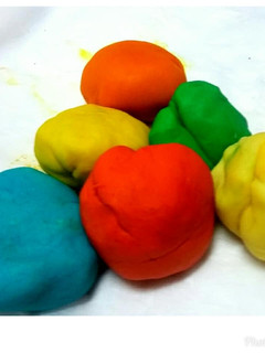 A picture of Play dough without cream of tartar.