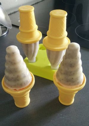 Une photo de Glace maison à la banane et graines de chia
