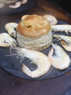 Una foto de Crema de castañas con gambas cocidas