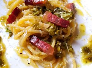 Foto di Spaghetti con Cavolo Cinese e Pancetta Affumicata
