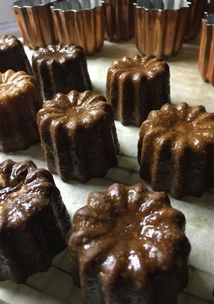 A picture of Canelé.