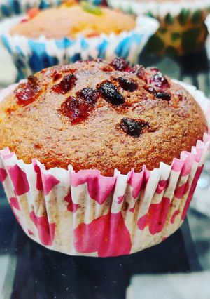 टूटी फ्रूटी कप केक (tutti frutti cupcake recipe in Hindi) रेसिपी मुख्य फोटो