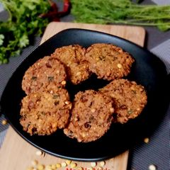 A picture of Masala Vada.