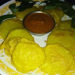 A picture of Potato slice pakode.