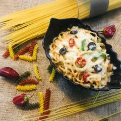 Spaghetti with cheese and pepper A picture of Spaghetti with cheese and pepper.