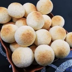 A picture of Coconut Balls.