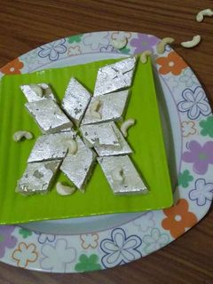 কাজু বরফি (kaju burfi recipe in Bengali) রেসিপির প্রধান ছবি