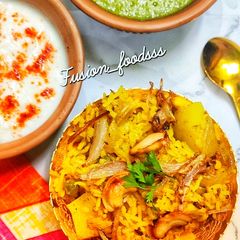 A picture of Hyderabadi veg dum biryani.