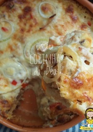 Foto de Torta de bacalhau com batatas e molho branco