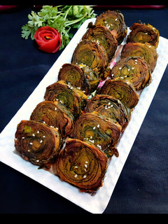 अरबी के पत्ते के पतोडे (Arbi ke patte ke patode recipe in hindi) रेसिपी मुख्य फोटो
