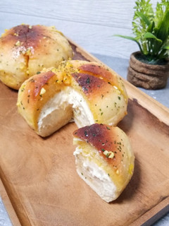 Foto resep Korean Garlic Cheese Bread metode Autolisis