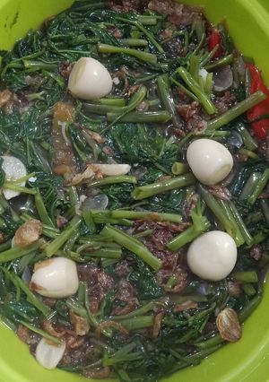 Foto resep Tumis kangkung telur puyuh...😍