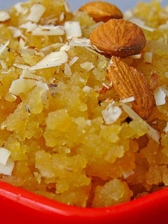 அசோக்கா ஹல்வா (பாசி பயறு ஹல்வா) (Ashoka halwa recipe in tamil) செய்முறை முக்கிய புகைப்படம்