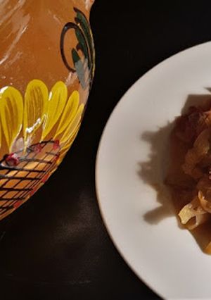 O poză a rețetei Varză cu rață în oală de lut la cuptor.