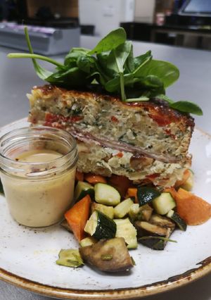 A picture of Tortilla con jamon (Spanish omelette).