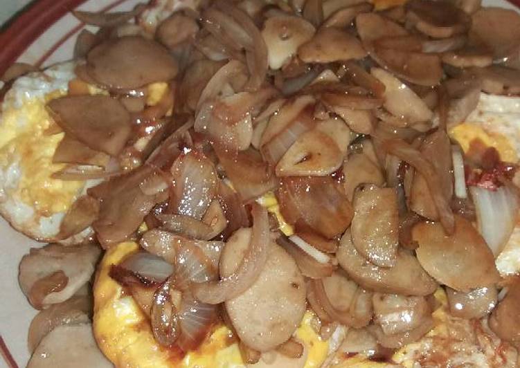 Telor ceplok siram bakso saos tiram