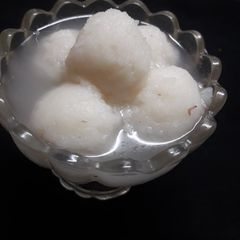 A picture of Rice flour Rasogulla.