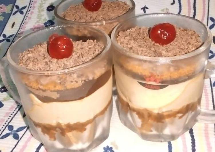 Steps to Make Ultimate Candy Buiscuit with Creamy Coffee delight