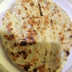 A picture of Buttery garlic naan bread recipe.