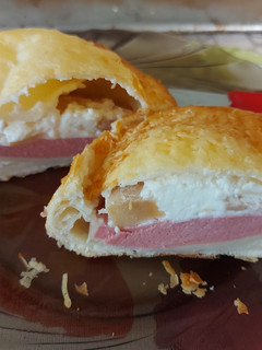 Sajtkrém, alma, párizsi leveles tésztában (Bundás buci) recept fotója