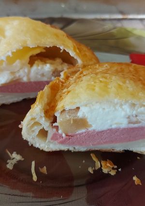Sajtkrém, alma, párizsi leveles tésztában (Bundás buci) recept fotója