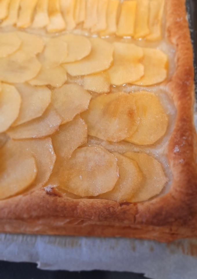 Una foto de Hojaldre con manzana y miel