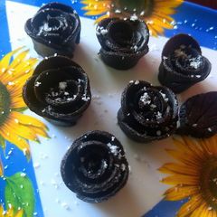 A picture of Oreo biscuits rose.