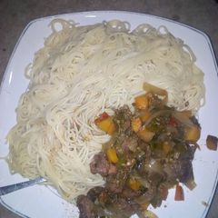 A picture of White spargety with souce meat.