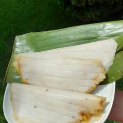 A picture of Chakka appam/ steamed jackfruit rice cake.