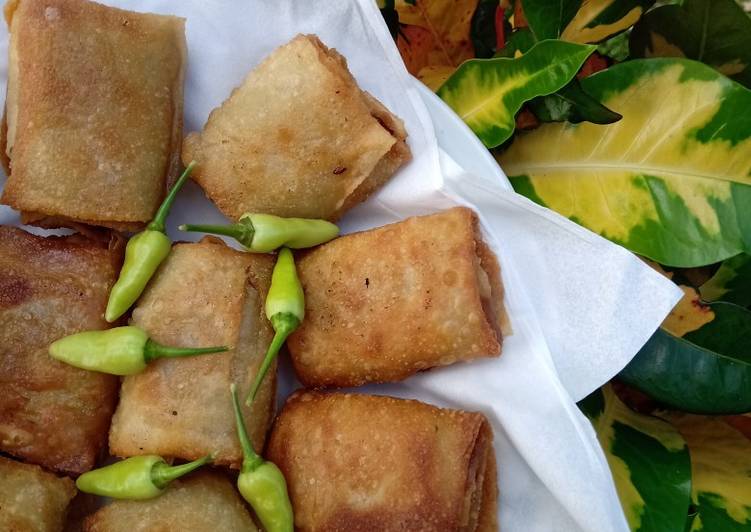 Lumpia isi Wortel dan Ayam