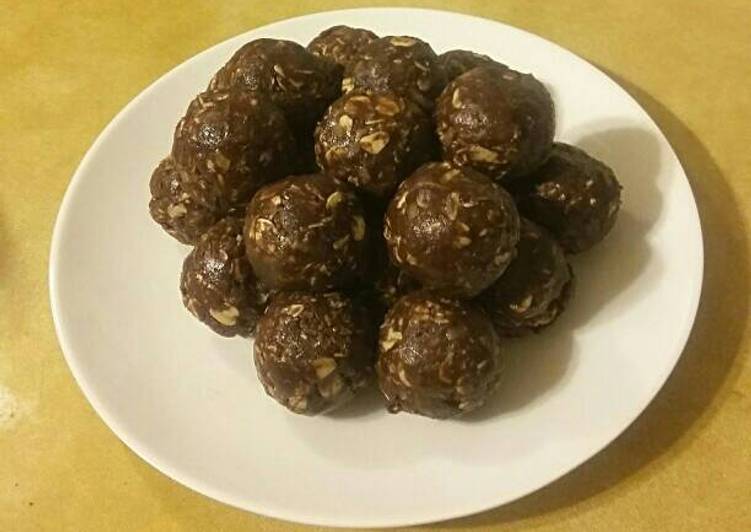 No Bake Chocolate Peanut Butter Bites