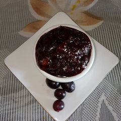 A picture of Grapes chutney.