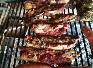 Una foto de Asado de tira con condimento para carnes rojas 🇺🇾