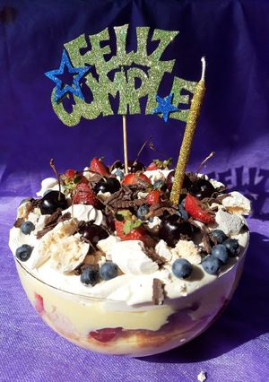 Una foto de Triffle de frutos rojos