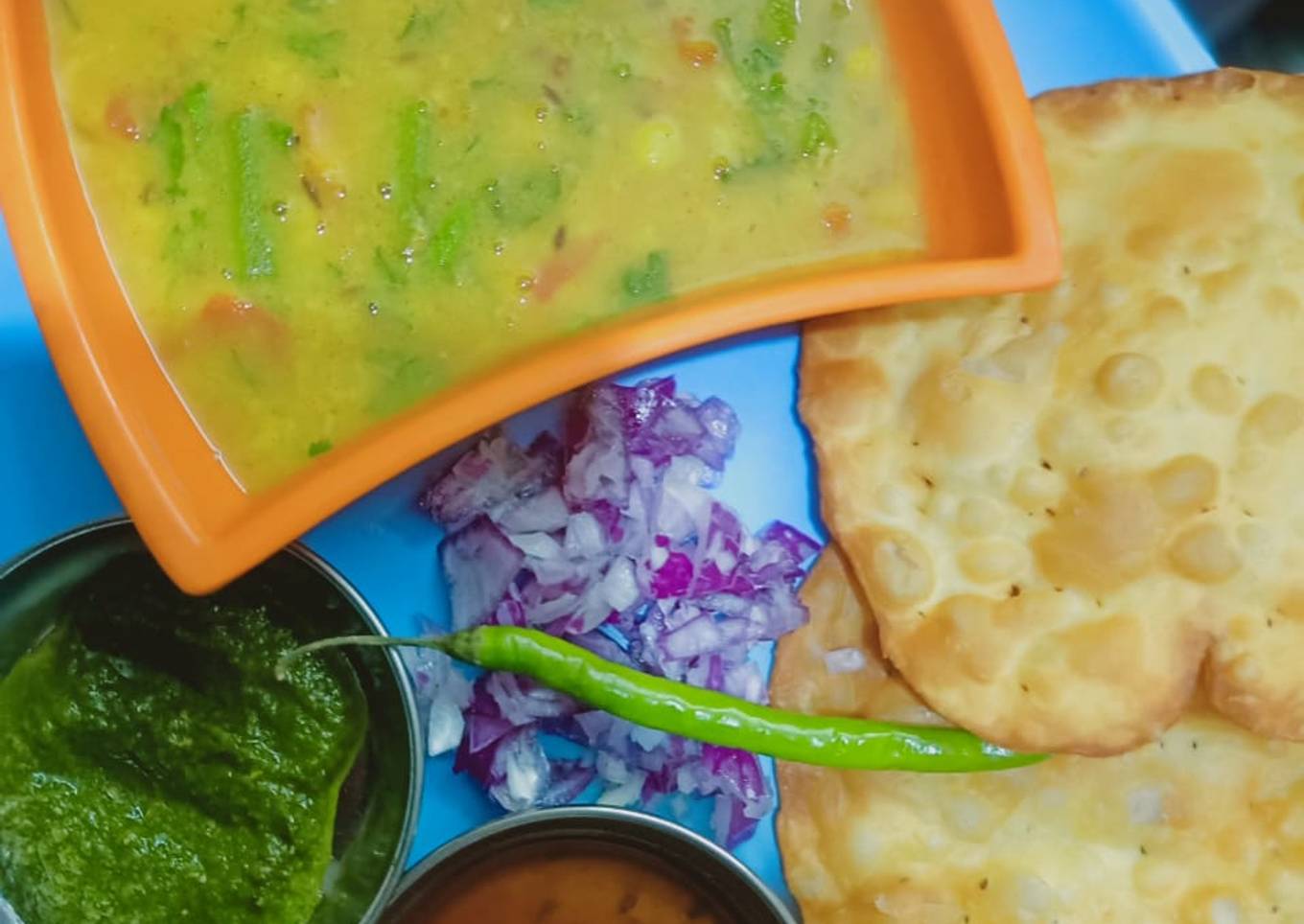 Sindhi dal pakwan
