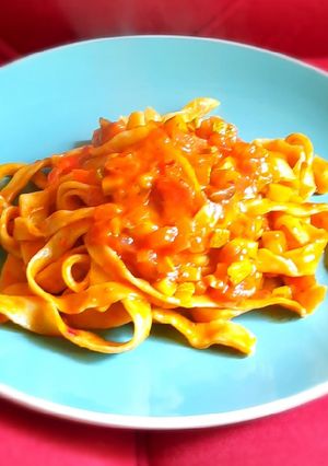 Una foto de Pasta casera con salsa boloñesa