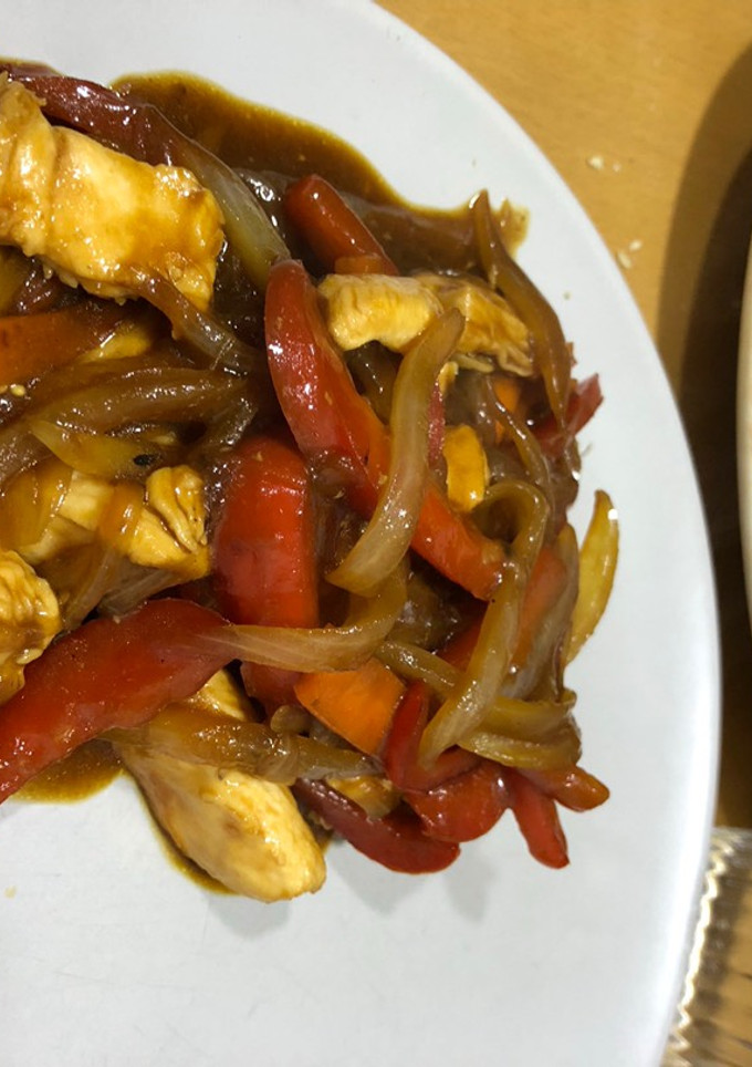 Una foto de Pollo chino auténtico