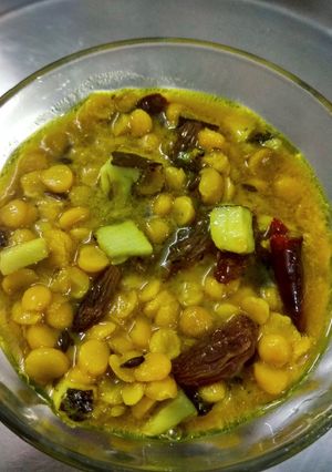 A picture of Narkal diye cholar dal.