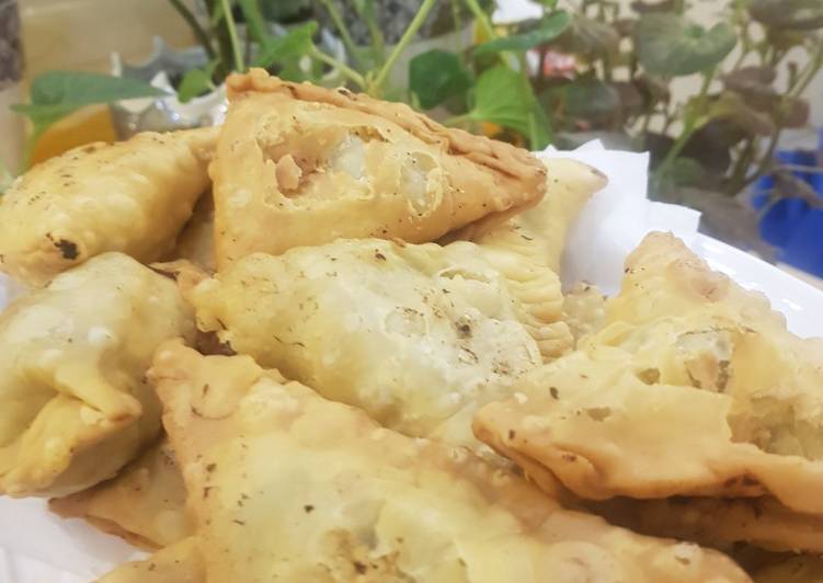 Meat and potato samosas