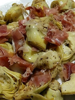 Una foto de Alcachofas rehogadas con jamón serrano