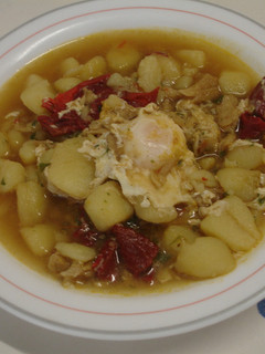 Una foto de Patatas con ajo y bacalao