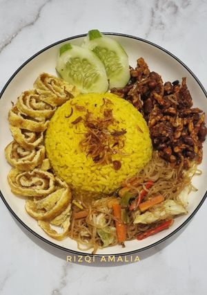 Foto resep Nasi Kuning Simple (Rice Cooker)