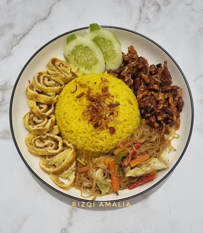 Foto resep Nasi Kuning Simple (Rice Cooker)