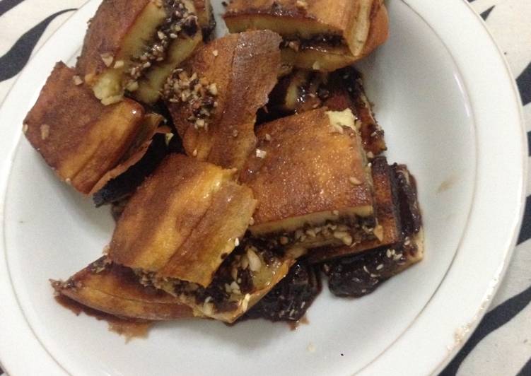 Martabak manis coklat kacang wijen