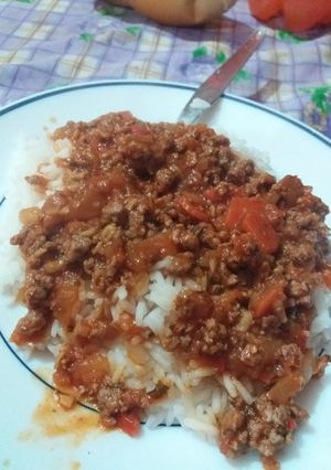 Una foto de Arroz con carne picada. Barato y rico