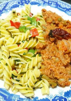 Una foto de Fusilli con atún