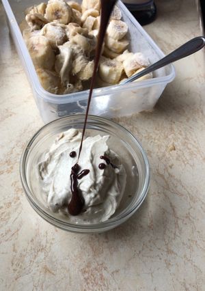 Una foto de Helado de plátano (vegano)