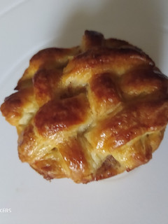 A picture of Mini apple pies.